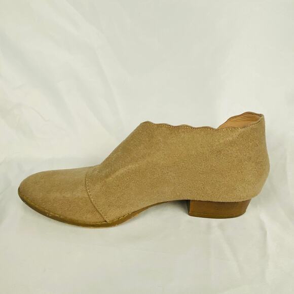 AMS Glory Faux Suede Beige D'Orsay Bootie Scalloped Trim Size 6 - Picture 2 of 7